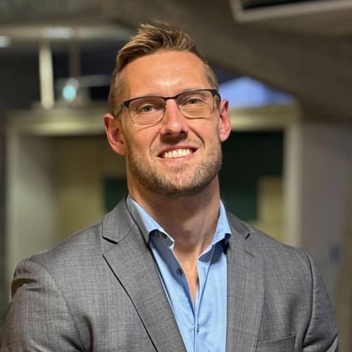 Dr Andrew Koutnik